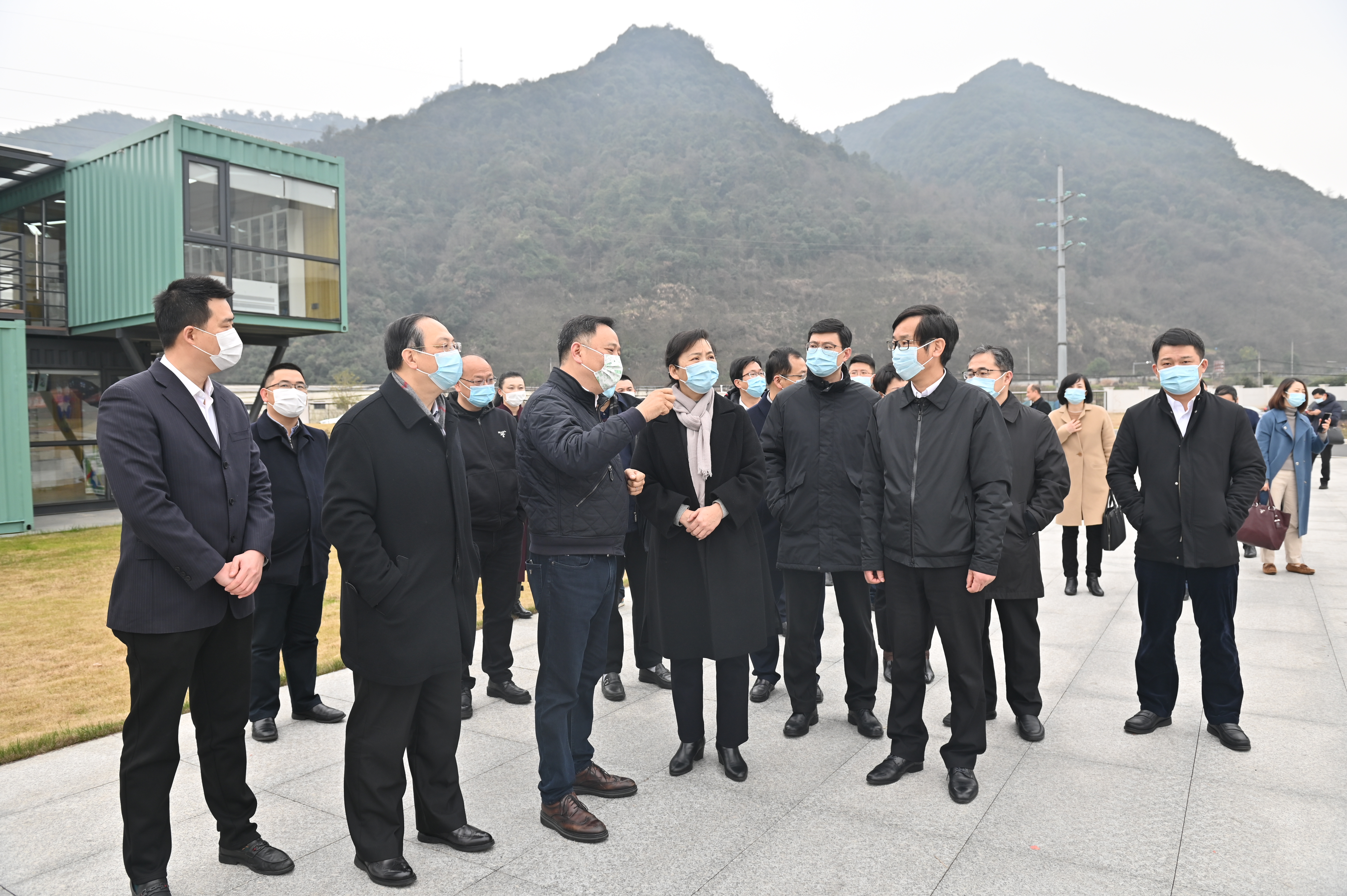 日韩十八禁在线1区2区3区不卡